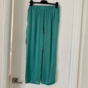 BACKGROUNDE NYC 100% SILK STRAIGHT LEG PANTS  GREEN